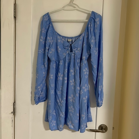 **TAGS STILL ON Floral Long-Sleeve Ring-Front Mini Dress - Picture 3 of 5